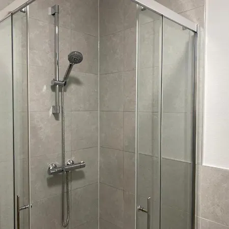 With External Bathroom Near To The Centre *