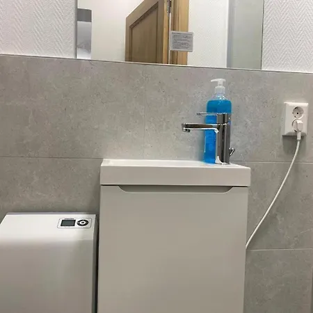 With External Bathroom Near To The Centre