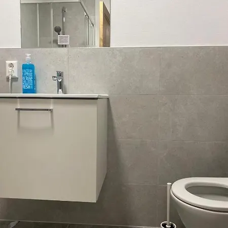 With External Bathroom Near To The Centre منزل للإقامة *