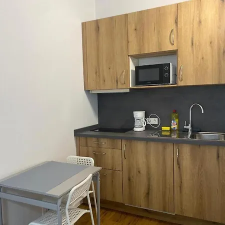 With External Bathroom Near To The Centre منزل للإقامة *